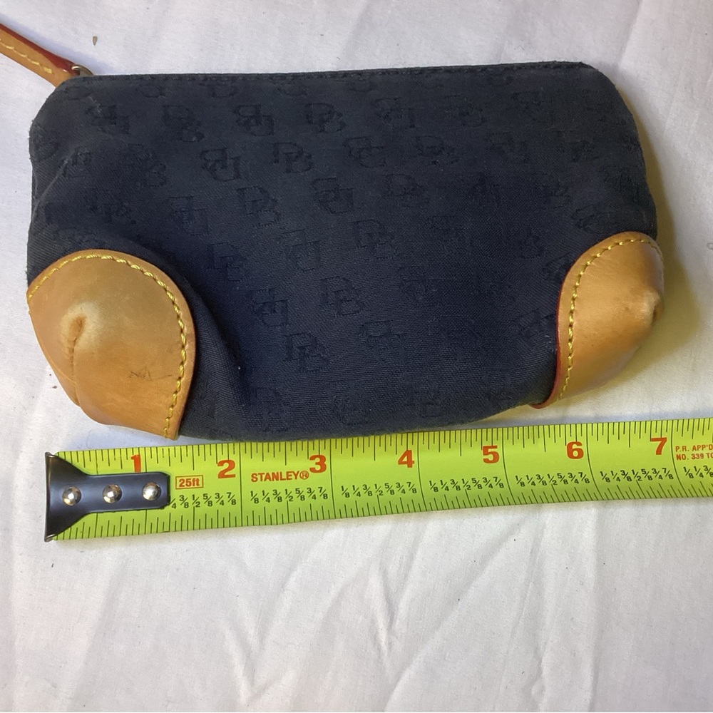 Well loved D& B  make up bag needs some TLC but still could have some life - Picture 7 of 7